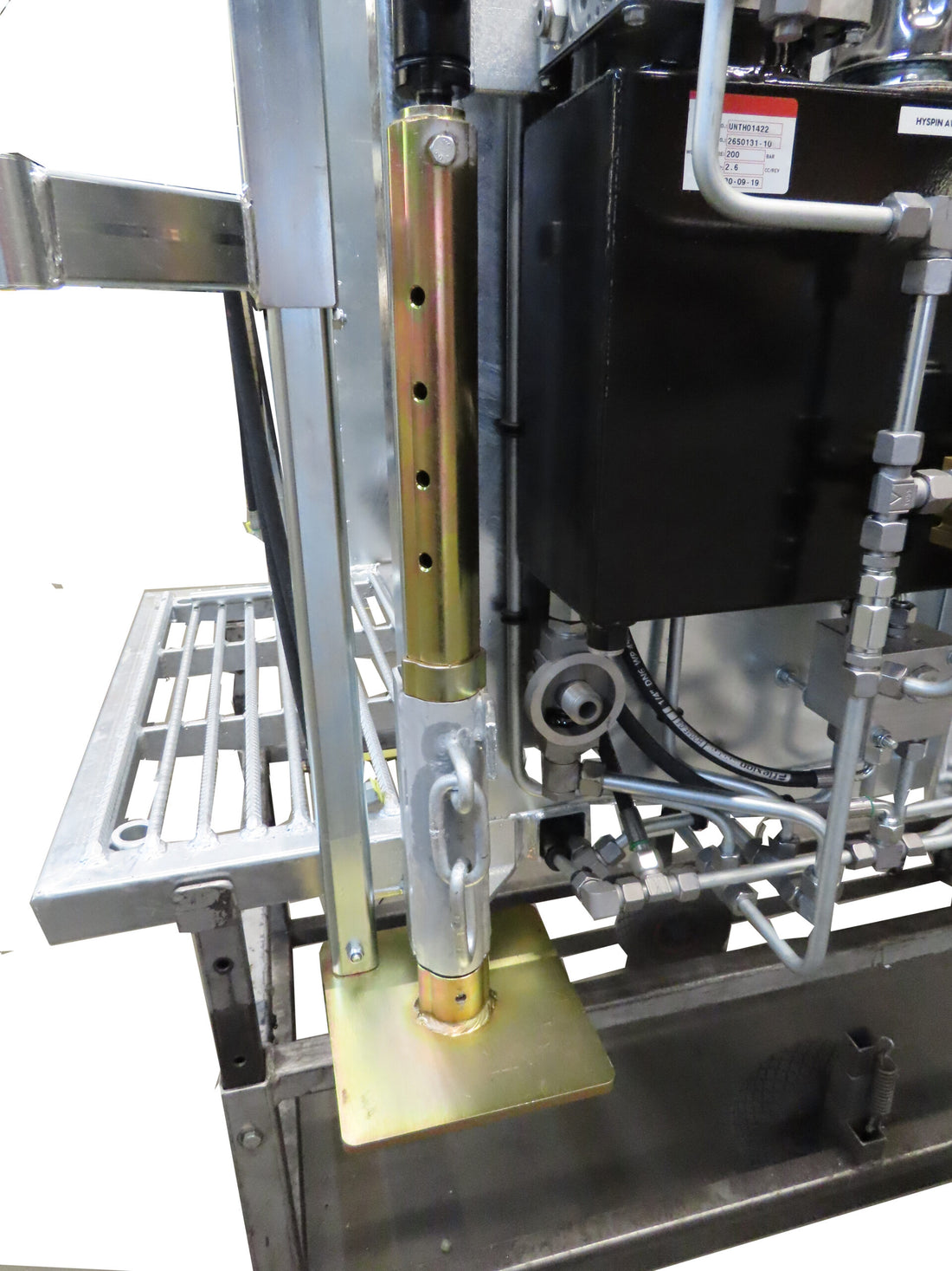 Lift with holes for crush